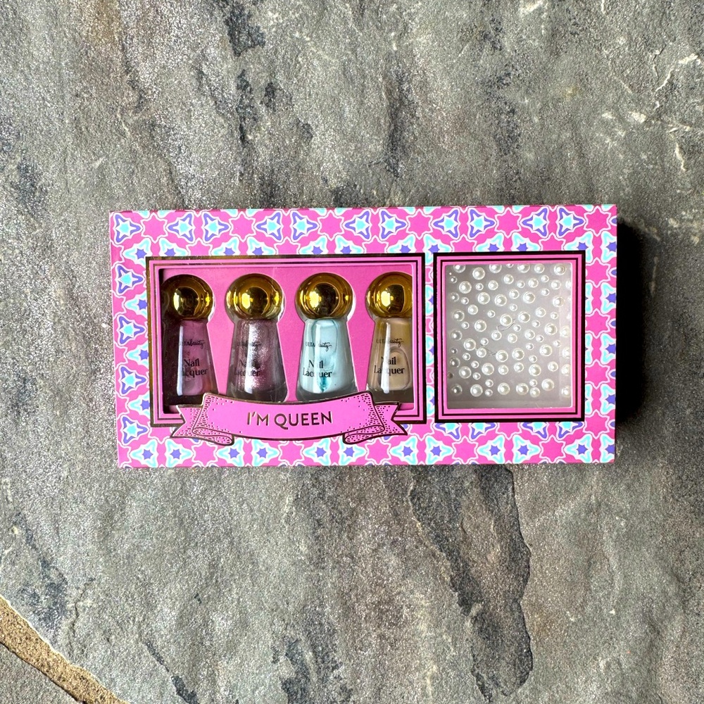 New🌟I'm Queen Mini Nail Set